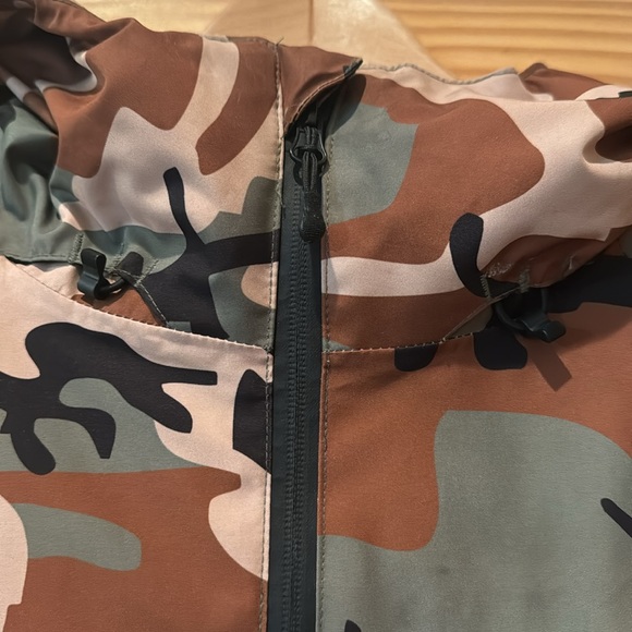 Thirty Two ski and snowboard jacket - Picture 2 of 11